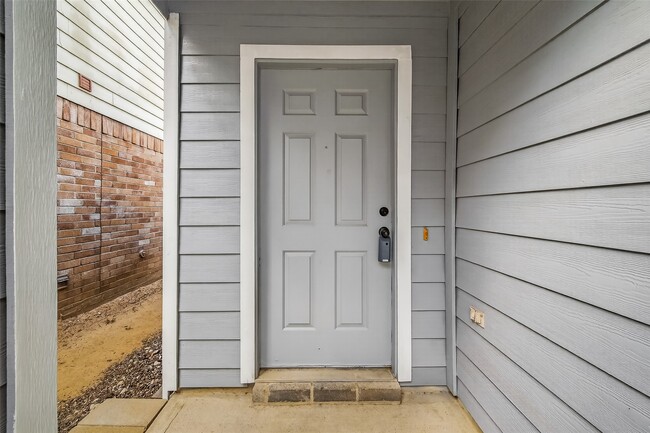 Building Photo - 8253 Fuqua Gardens Dr