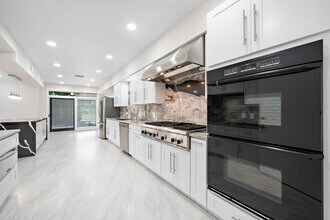 Building Photo - 1111 Potomac Dr