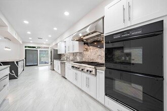 Building Photo - 1111 Potomac Dr