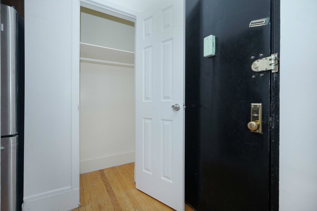 Building Photo - 141 W 111th St