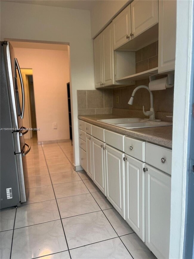 Building Photo - 12665 NE 16th Ave