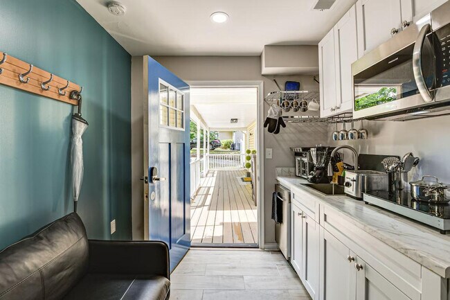 Foto del edificio - 6604 Oak St