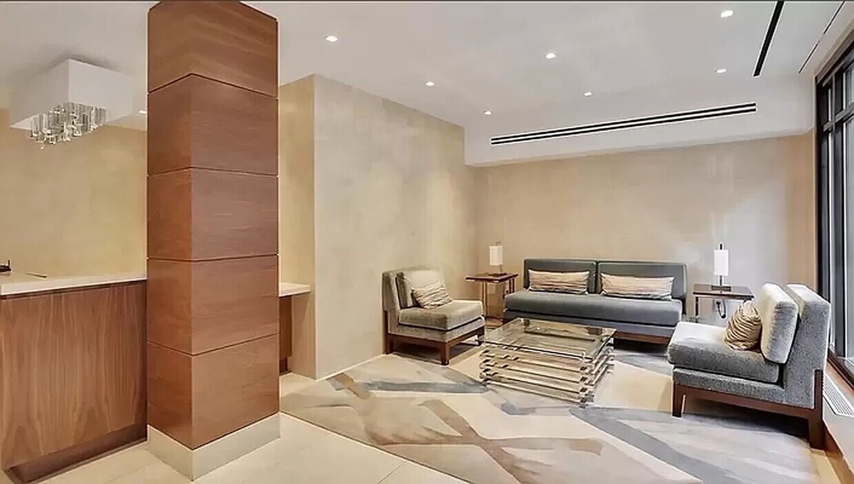 Foto principal - 420 E 64th St