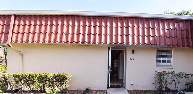 Foto del edificio - 845 Salem Ln