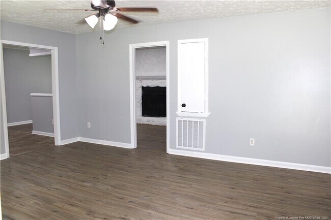 Building Photo - 1037 Leslie Dr