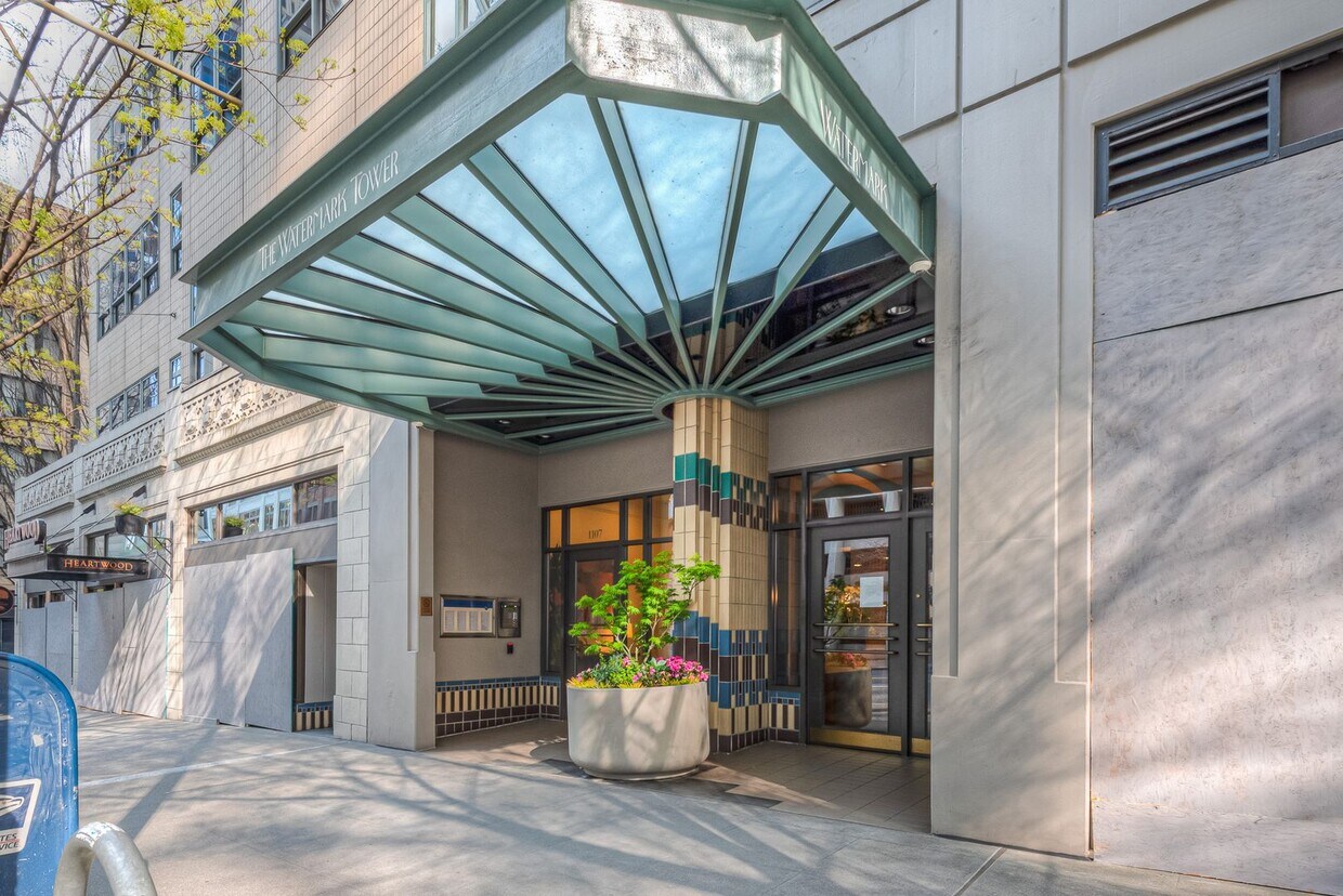 Primary Photo - Luxury 1 bed 1 bath Downtown Seattle!