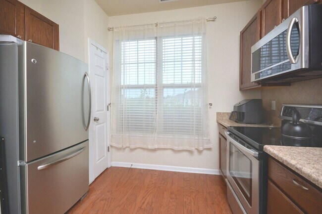 Building Photo - Modern 2BR/2.5BA Townhome in Stratford Lakes – Minutes to Southpoint & Downtown Durham!