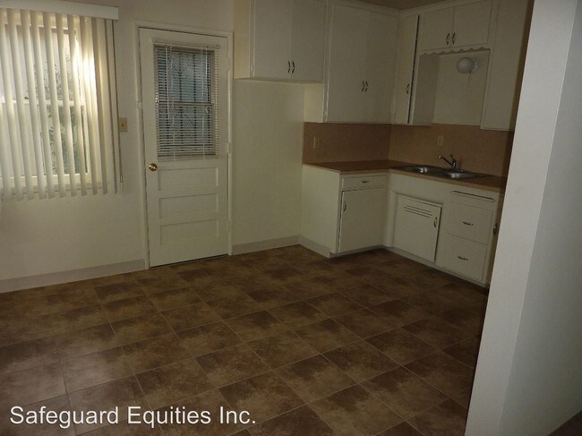 Building Photo - 5547 Orange Ave