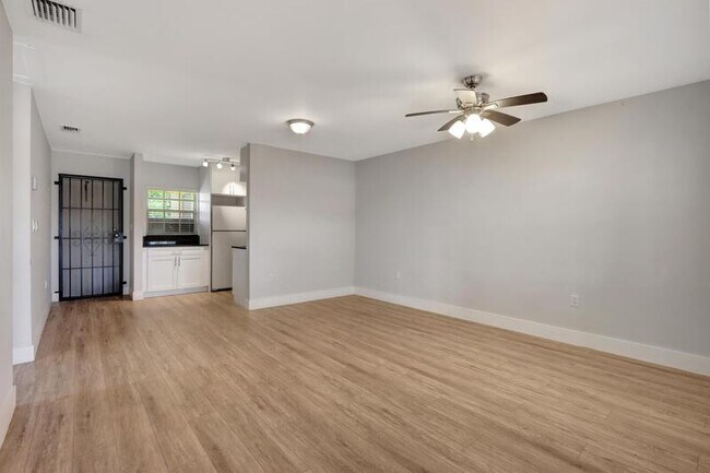 Building Photo - 10534 Southwest 182nd Street - 1