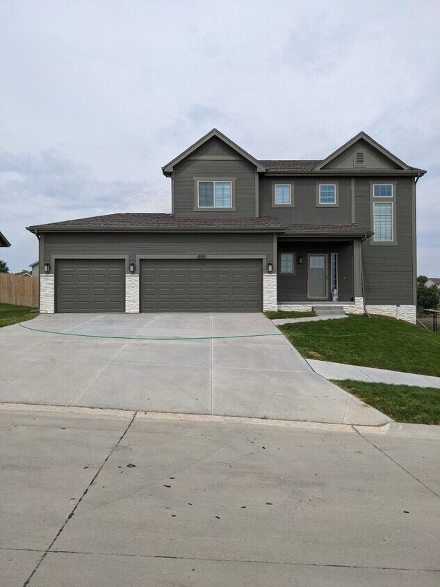 Foto principal - Bellevue Home For Rent!
