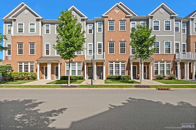 Foto del edificio - 73 Wesmont Drive