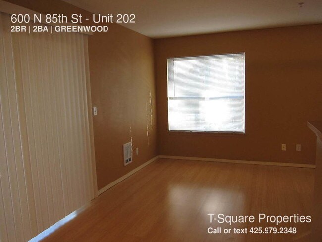 Foto del edificio - 600 N 85th St