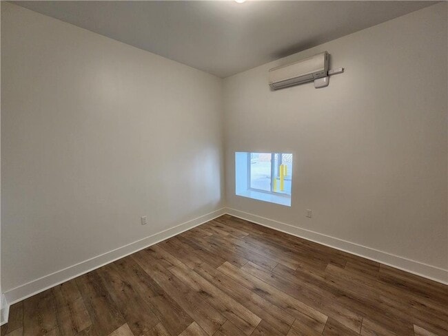 Building Photo - 1 N Broadway Unit 101 ADA