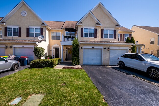 Foto del edificio - 328 Norwalk Way