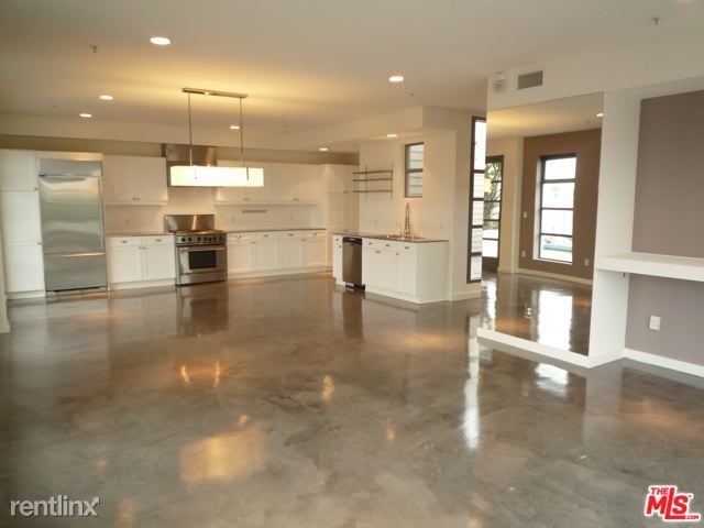 Building Photo - 1358 4th St