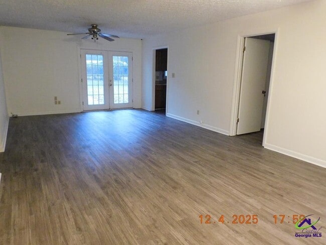 Foto del edificio - 1003 Greenwood Dr