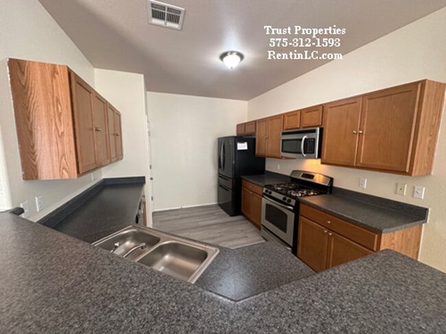 Building Photo - 5565 Gobi Ln