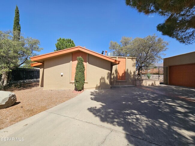Building Photo - 944 Agua Caliente Dr