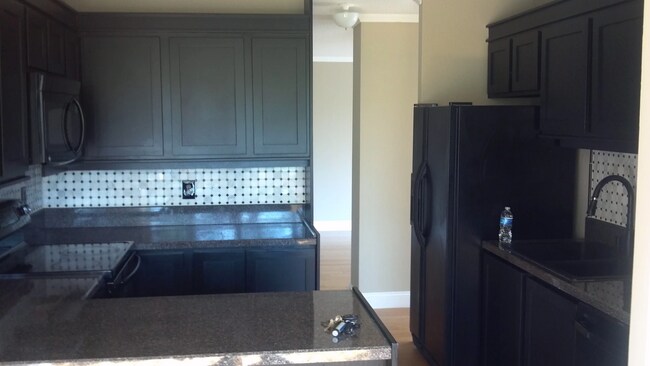 Kitchen - 2510 Grand Blvd