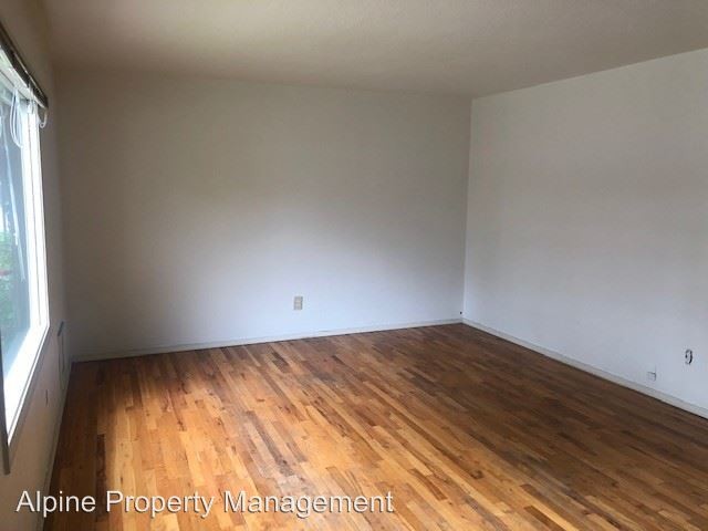 Foto del edificio - 931-935 SW Black Butte Blvd