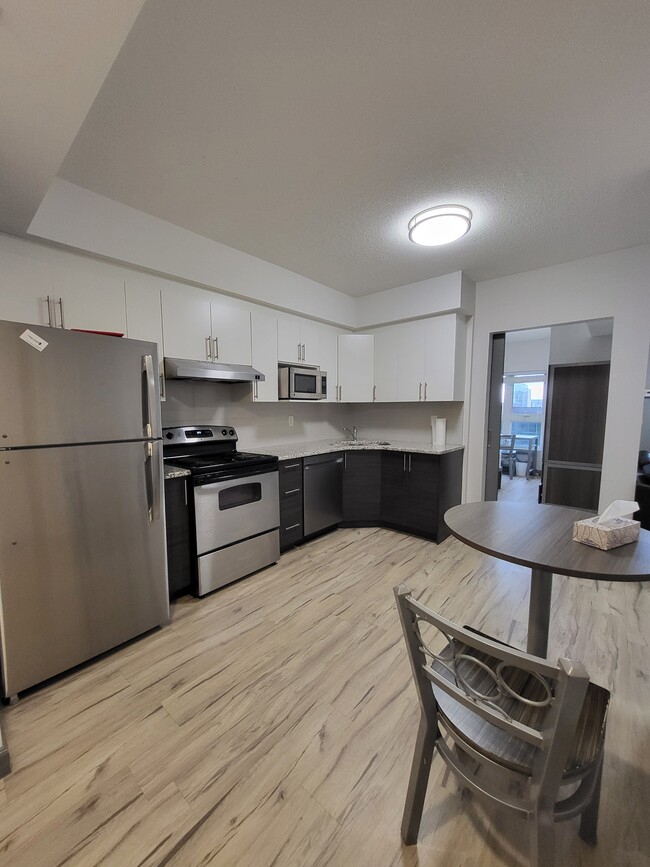 Building Photo - 258B-258B Sunview St