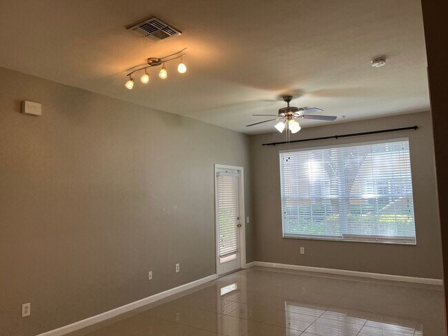 Building Photo - 6166 Stevenson Dr