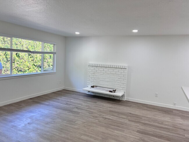 Building Photo - 2205 NE 49th Ave