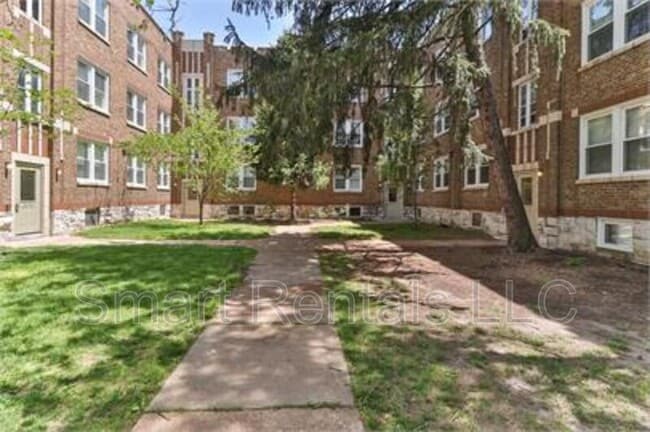 Building Photo - 3864 Bamberger Ave