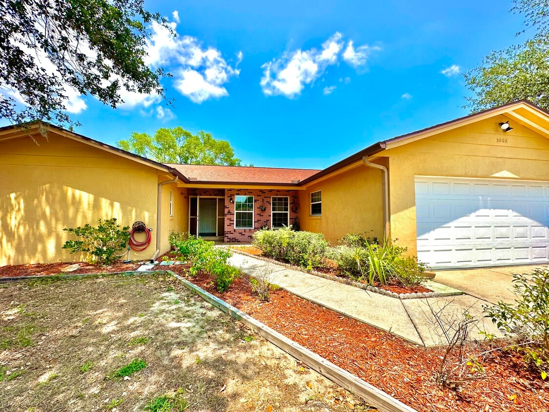 2002 Derbywood Dr, Brandon, FL 33510 House Rental in Brandon, FL