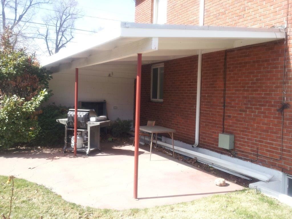 Building Photo - 317 N Ave D