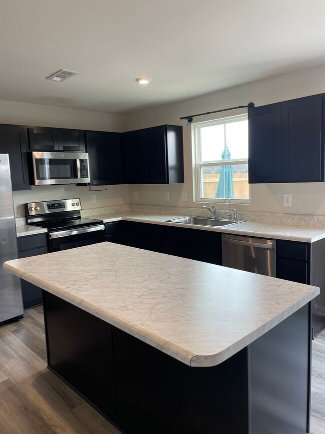 Building Photo - 2017 Westchester Dr