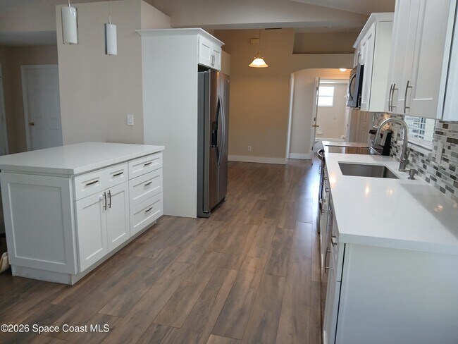 Foto del edificio - 214 Eldron Blvd NE