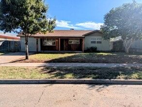 Building Photo - 129 Circle Dr