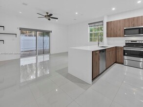 Building Photo - 1350 Crystal Way