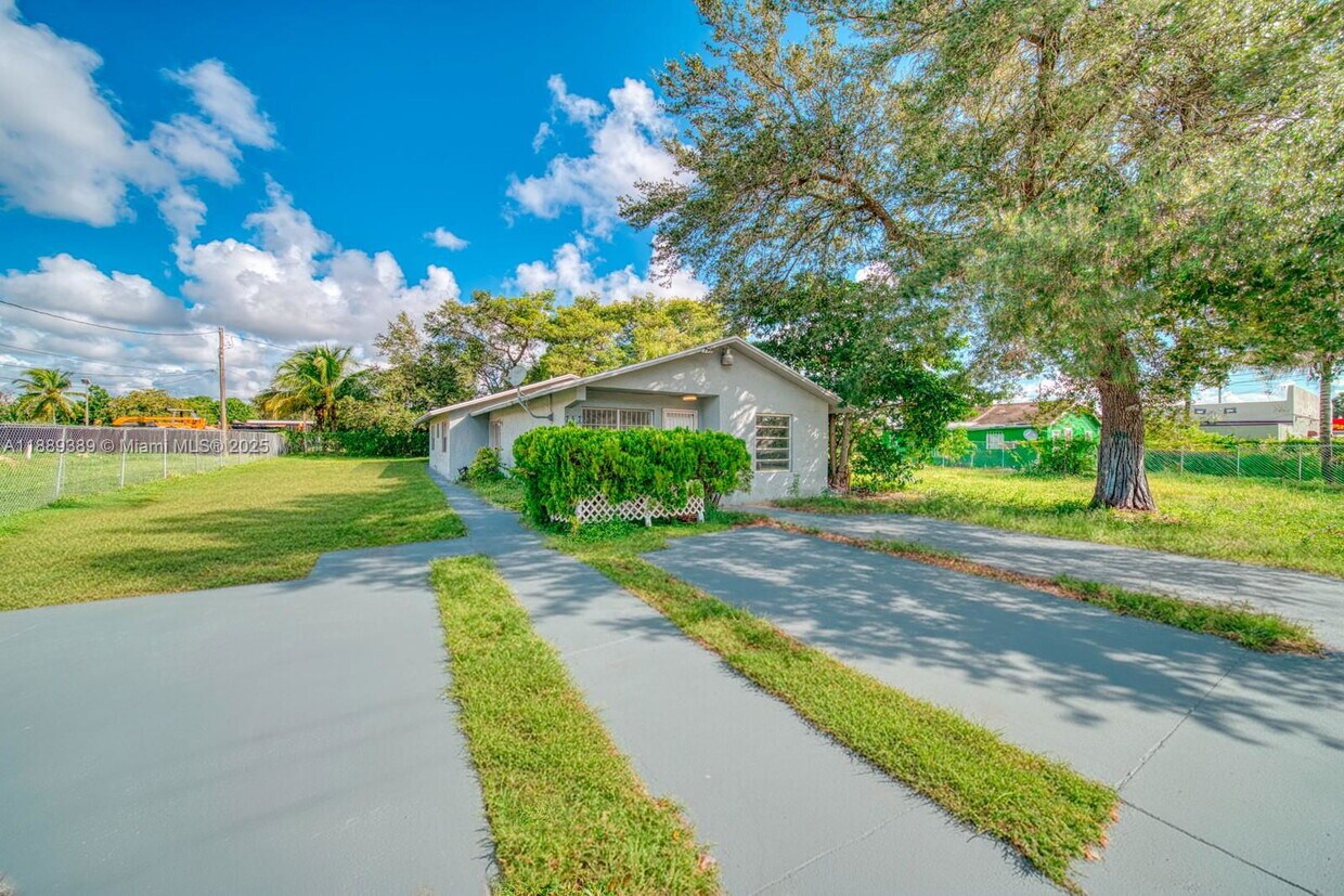 Foto principal - 757 NW 95th Terrace