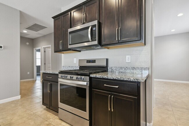 Foto del edificio - 4 Bedroom Home in Tartesso, a Master Plann...