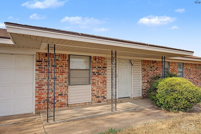 Foto del edificio - 2310 Reilly Rd