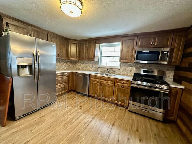 Building Photo - 533 Freeport Rd