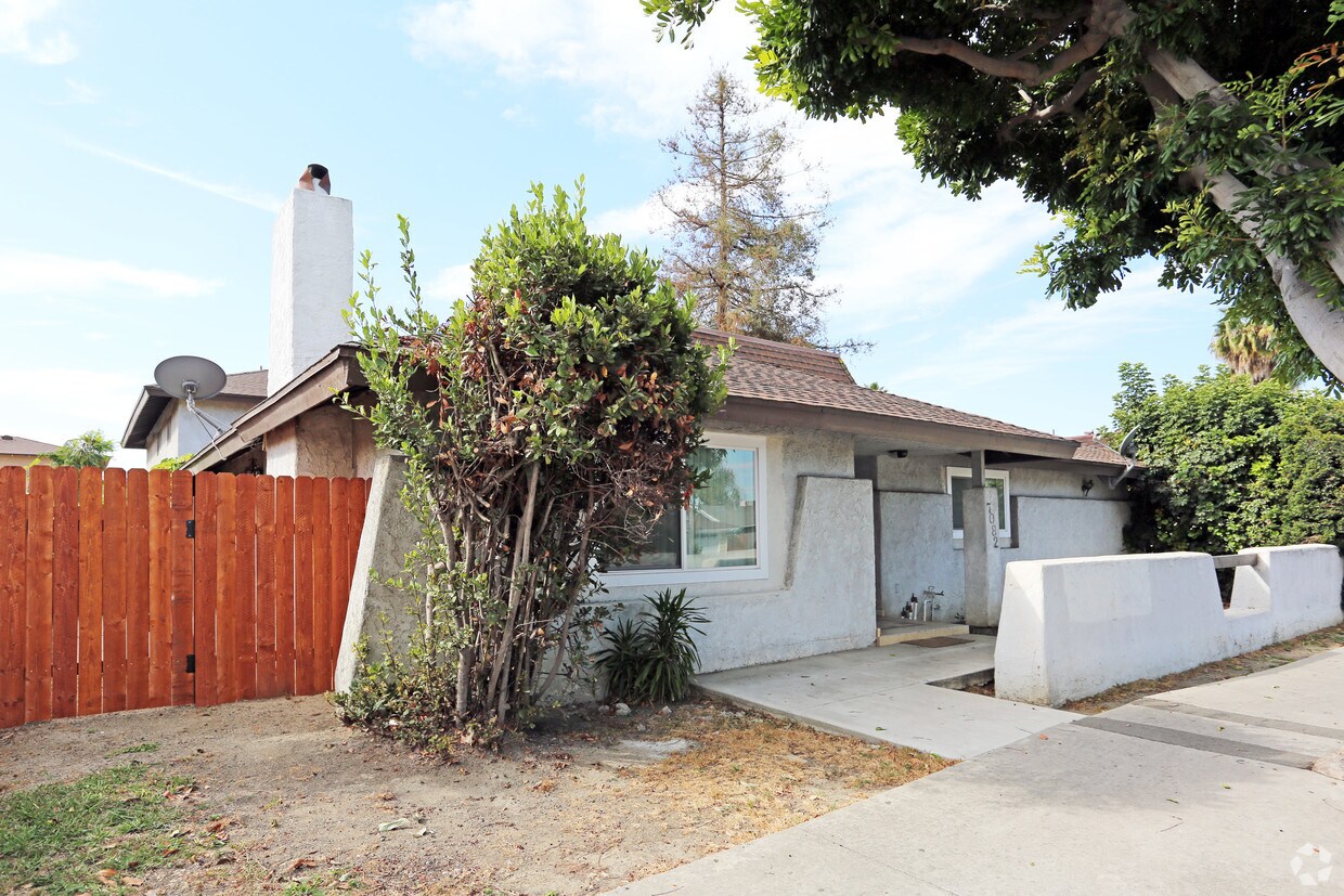Building Photo - 7082 Heil Ave