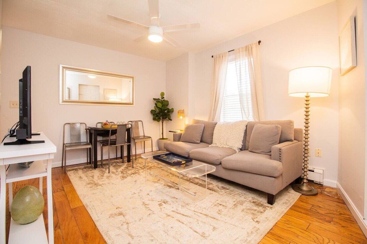 Foto principal - 1004 Tremont St