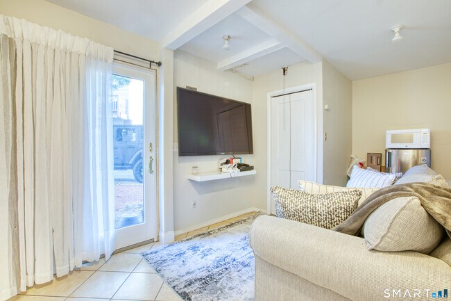 Foto del edificio - 60 Lawn Ave