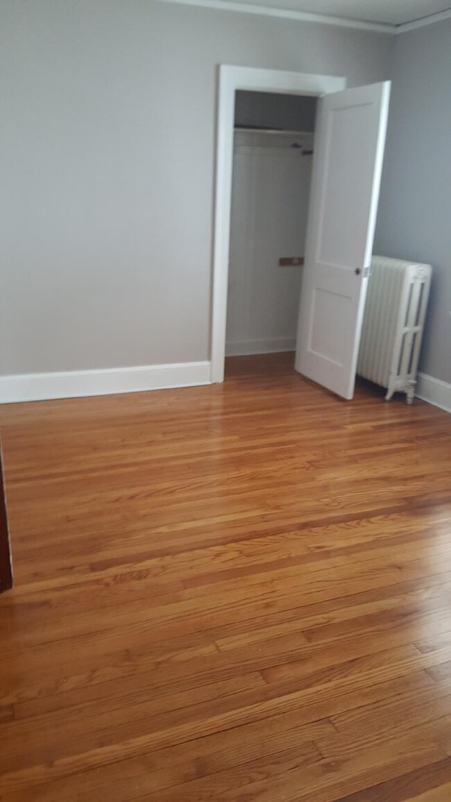 Foto del edificio - 2 bedroom in West Hartford CT 06119