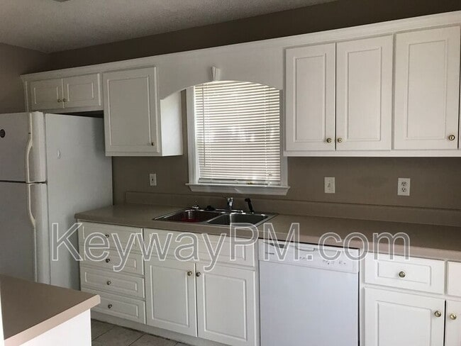 Foto del edificio - 2002 Caton Dr