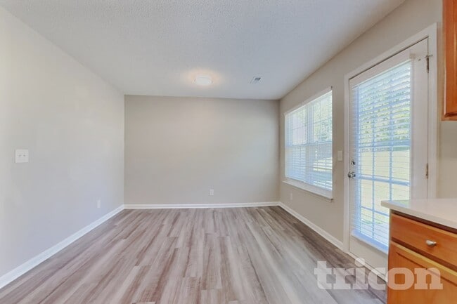 Building Photo - 1709 Fern Hill Dr