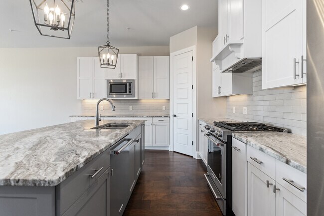 Building Photo - 2981 Crest Ridge Dr. Unit 11