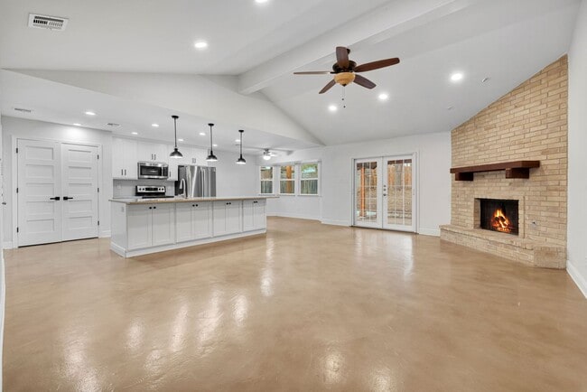 Building Photo - Beautiful Home in San Antonio's NW availab...