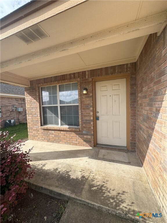 Building Photo - 1306 Chips Dr