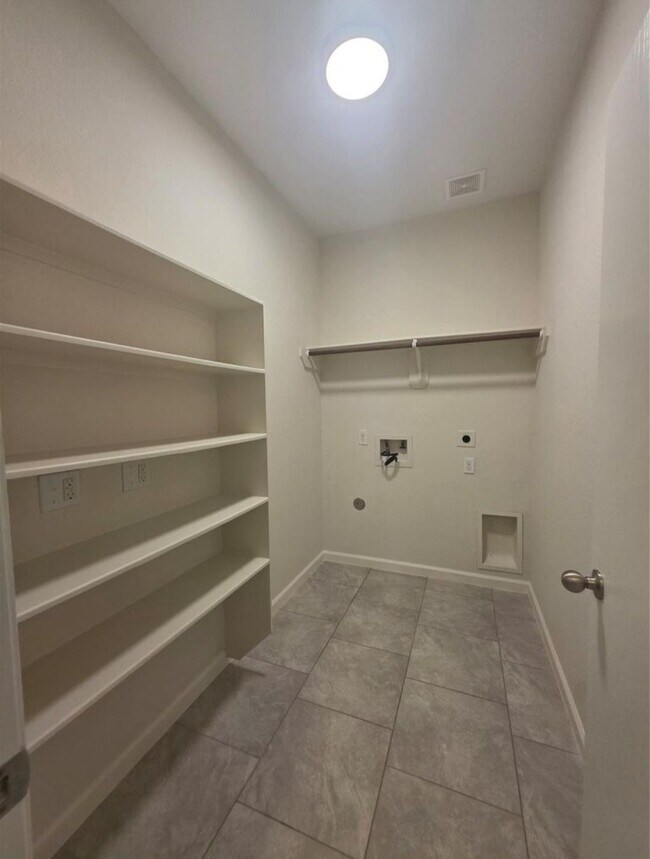 Foto del edificio - 1822 Emerson Ridge Dr