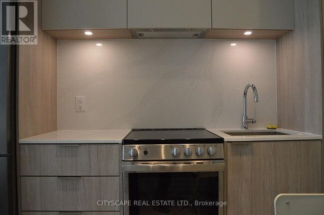 Photo du bâtiment - 70 Annie Craig Dr