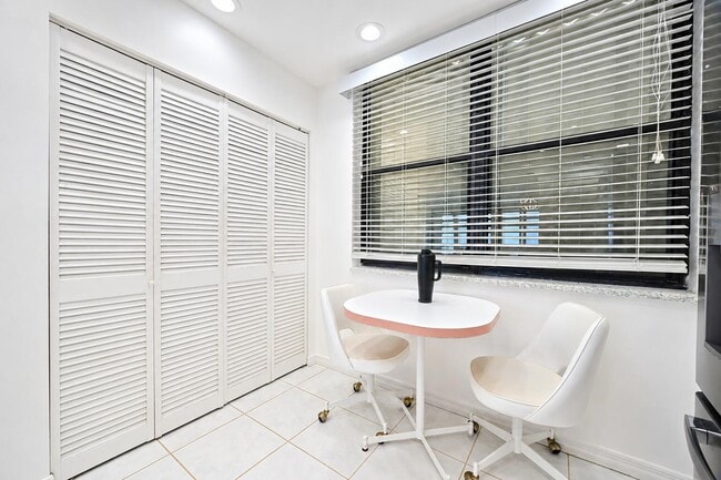 Foto del edificio - 9900 S Ocean Dr